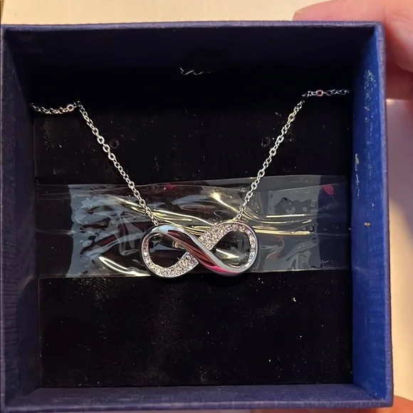 Swarovski Infinity Necklace in Silver NWT - Picture 3 of 6